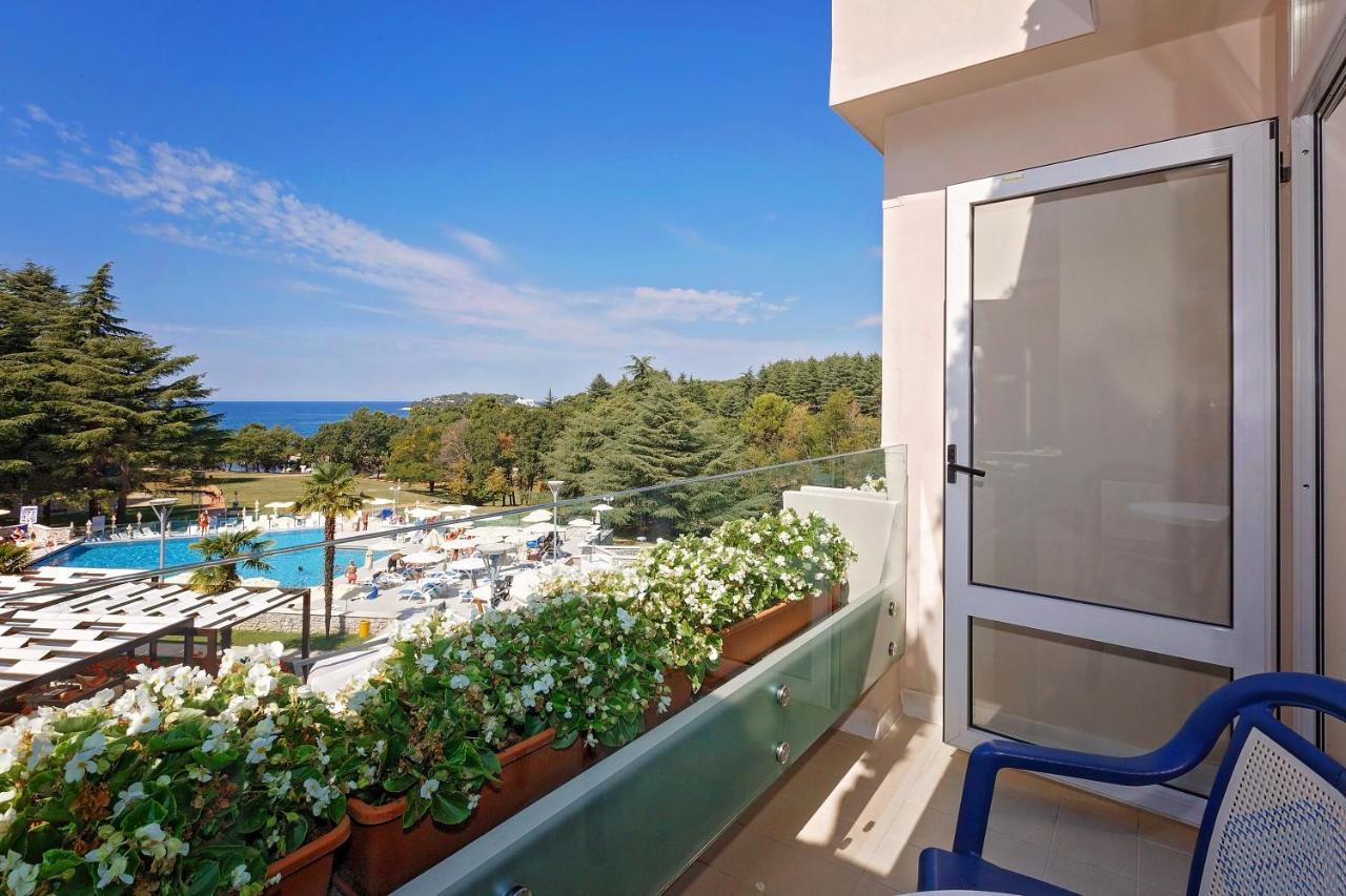 Hotel Mediteran Plava Laguna Porec Esterno foto