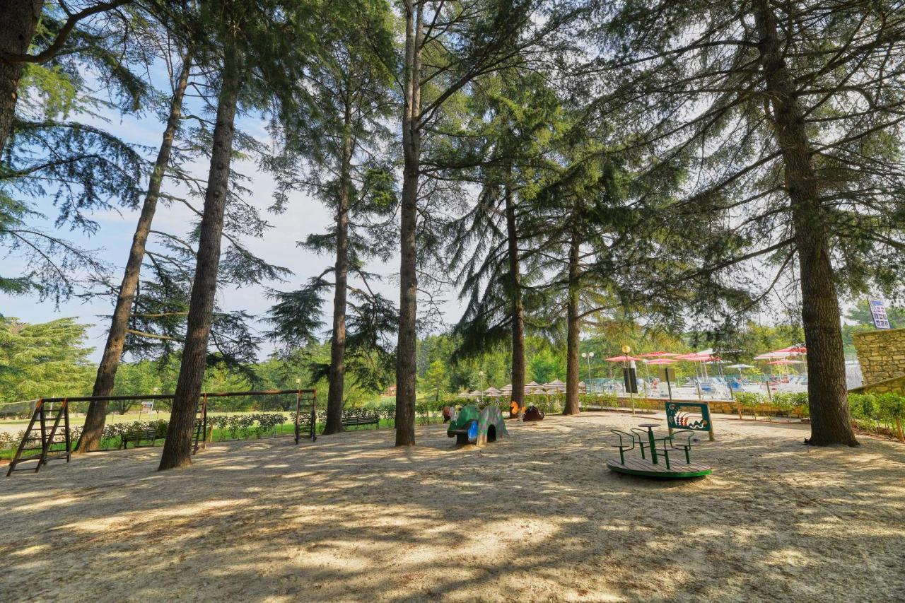 Hotel Mediteran Plava Laguna Porec Esterno foto