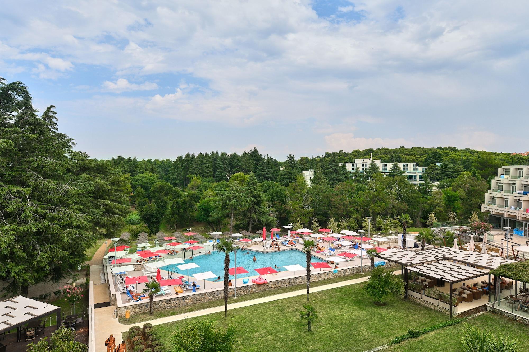 Hotel Mediteran Plava Laguna Porec Esterno foto