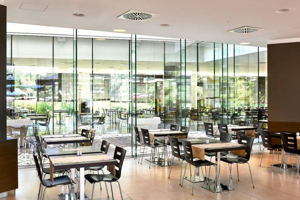 Hotel Mediteran Plava Laguna Porec Esterno foto