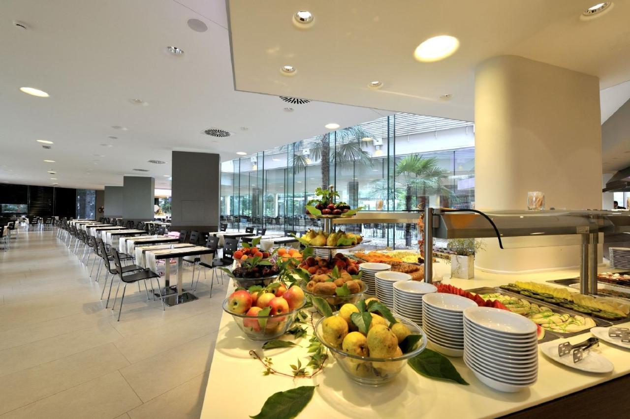 Hotel Mediteran Plava Laguna Porec Esterno foto