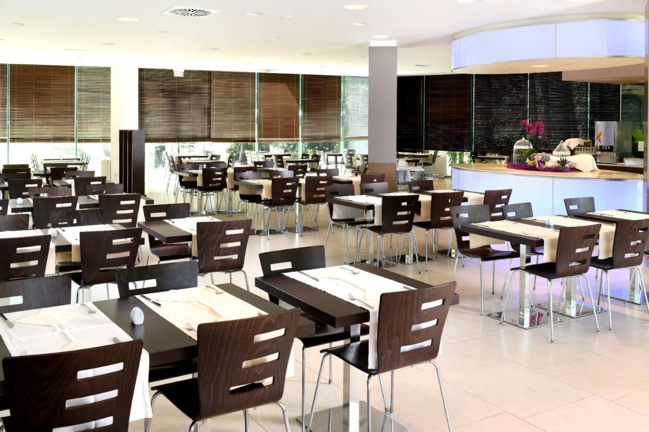 Hotel Mediteran Plava Laguna Porec Esterno foto