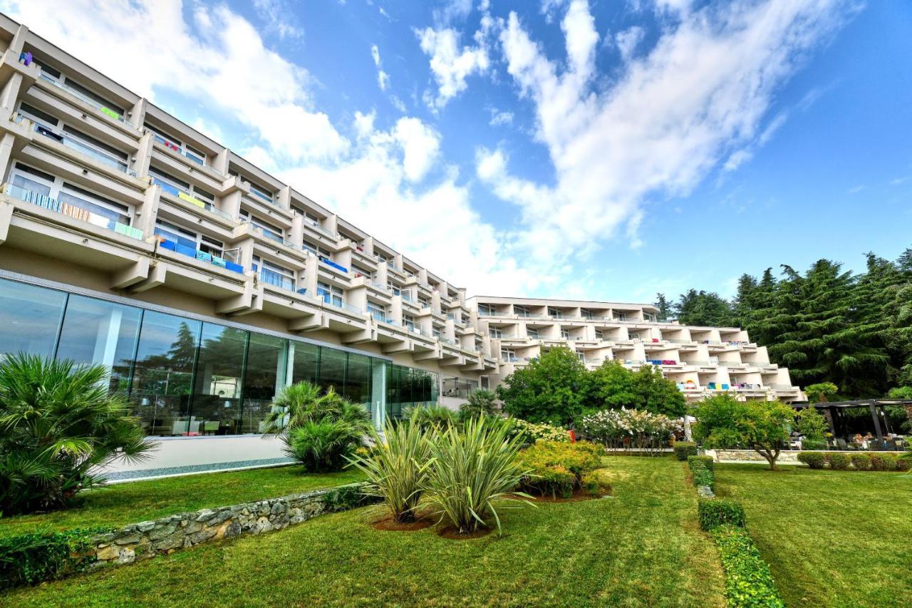Hotel Mediteran Plava Laguna Porec Esterno foto
